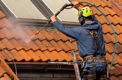 Démoussage et hydrofuge de toiture à Sonchamp
